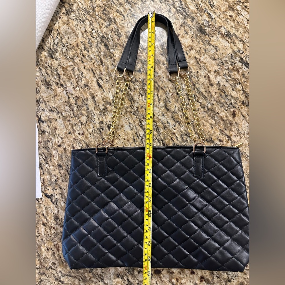 Elegant Black Quilted Shoulder Bag- straps can be removed - Picture 5 of 12